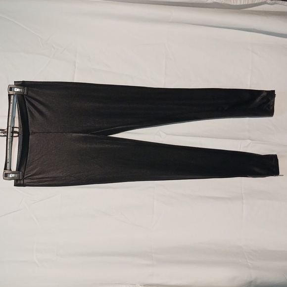 Legging Miley Cyrus – Noir Avec Dentelle – Taille XS – Coton/spandex
